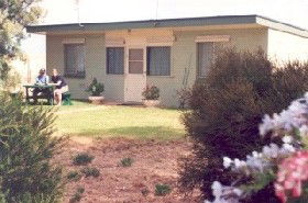 Oaklands Cottage - Dalby Accommodation 0