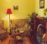 Gold Creek Cottage - Dalby Accommodation