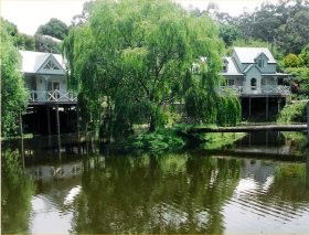 Paradise Gardens Cottages & Bed And Breakfast - Dalby Accommodation 0