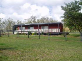 Mulgowie Country Cabins - Dalby Accommodation 0