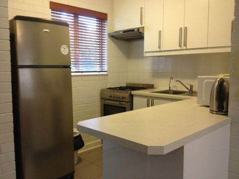 Staywest Apartments - Dalby Accommodation 3