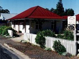 Cobb & Co Cottages - Dalby Accommodation 0