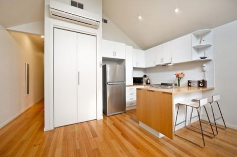 Port Melbourn Cottage - Stay Innercity - Dalby Accommodation 1