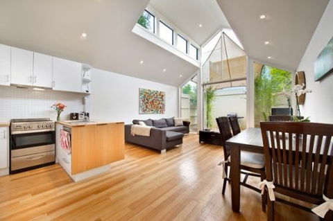 Port Melbourn Cottage - Stay Innercity - Dalby Accommodation 2