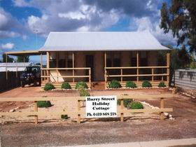 Cowell Barry Street Holiday Cottage - Dalby Accommodation 0