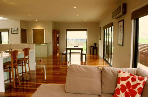 Otway Getaways - Dalby Accommodation 2