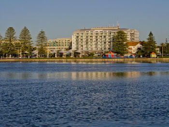 Oaks Waterfront Resort - The Entrance - Dalby Accommodation 12