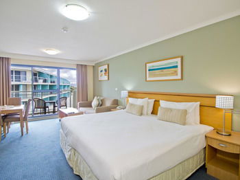 Oaks Waterfront Resort - The Entrance - Dalby Accommodation 13