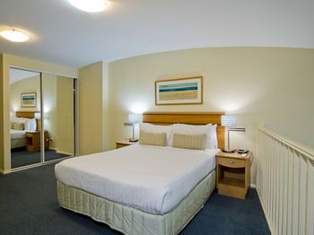 Oaks Waterfront Resort - The Entrance - Dalby Accommodation 27