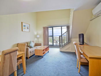 Oaks Waterfront Resort - The Entrance - Dalby Accommodation 31