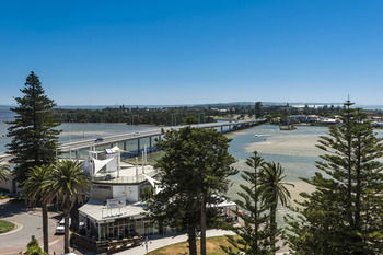 Oaks Waterfront Resort - The Entrance - Dalby Accommodation 38