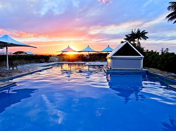 Oaks Waterfront Resort - The Entrance - Dalby Accommodation 0