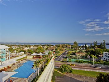 Oaks Waterfront Resort - The Entrance - Dalby Accommodation 5