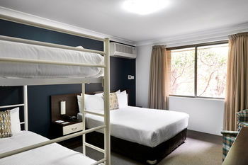 175 (formerly Wesley Lodge) - Dalby Accommodation 6