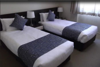 175 (formerly Wesley Lodge) - Dalby Accommodation 16