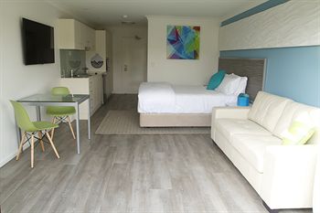 Terrigal Pacific Coastal Retreat - Dalby Accommodation 2