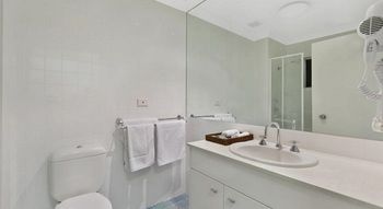 Terrigal Pacific Coastal Retreat - Dalby Accommodation 10