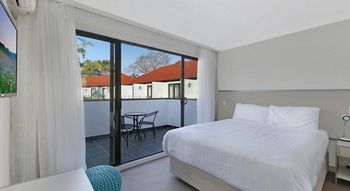 Terrigal Pacific Coastal Retreat - Dalby Accommodation 13