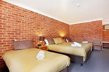Lake Macquarie Motor Inn - Dalby Accommodation 10
