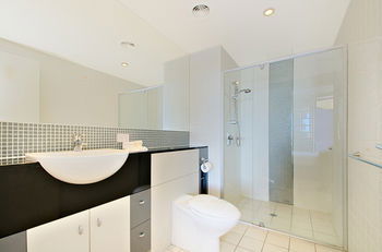 Pumicestone Blue - Dalby Accommodation 9