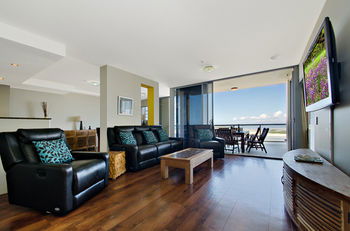 Pumicestone Blue - Dalby Accommodation 38