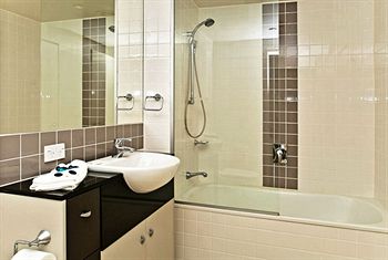 Pumicestone Blue - Dalby Accommodation 2