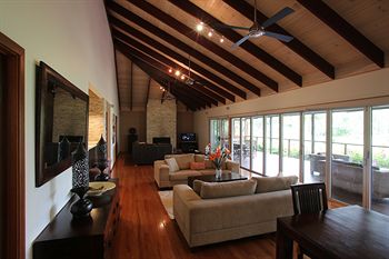 Lake Weyba Cottages Noosa - Dalby Accommodation 1