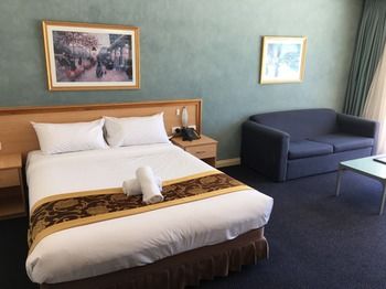 El Lago Waters Motel - Dalby Accommodation 11