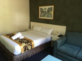 El Lago Waters Motel - Dalby Accommodation 14