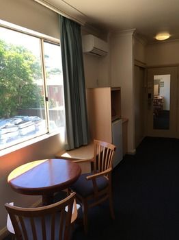 El Lago Waters Motel - Dalby Accommodation 25