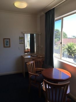 El Lago Waters Motel - Dalby Accommodation 27