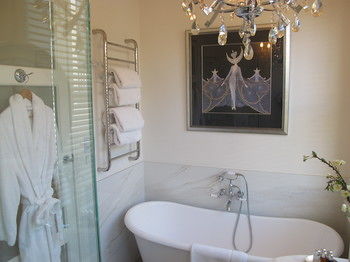 Andre's Mews Luxury Serviced Apartments - Dalby Accommodation 17