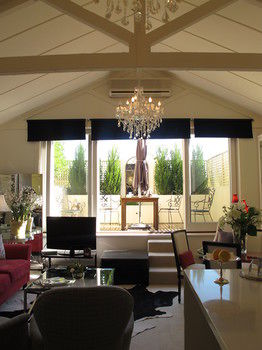 Andre's Mews Luxury Serviced Apartments - Dalby Accommodation 20