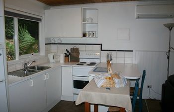Hill 'N' Dale Farm Cottages - Dalby Accommodation 24