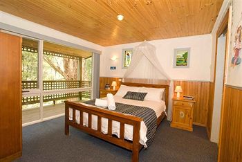 Hill 'N' Dale Farm Cottages - Dalby Accommodation 1