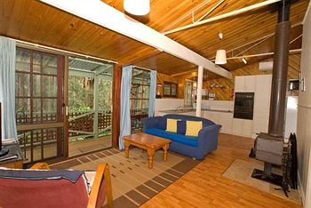 Hill 'N' Dale Farm Cottages - Dalby Accommodation 5