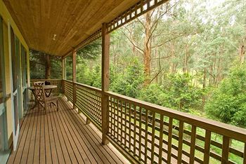 Hill 'N' Dale Farm Cottages - Dalby Accommodation 6