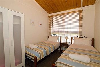Hill 'N' Dale Farm Cottages - Dalby Accommodation 7