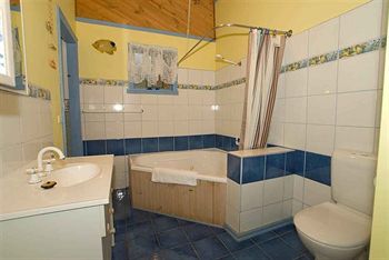 Hill 'N' Dale Farm Cottages - Dalby Accommodation 8