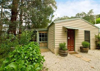 Hill 'N' Dale Farm Cottages - Dalby Accommodation 10