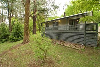 Hill 'N' Dale Farm Cottages - Dalby Accommodation 12