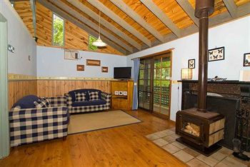 Hill 'N' Dale Farm Cottages - Dalby Accommodation 16