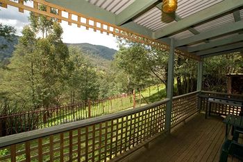 Hill 'N' Dale Farm Cottages - Dalby Accommodation 19