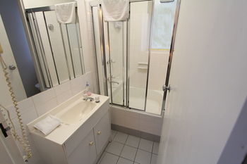 Drummond Apartments Services - Dalby Accommodation 6