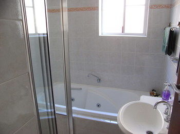 Lavender House B&B - Dalby Accommodation 9