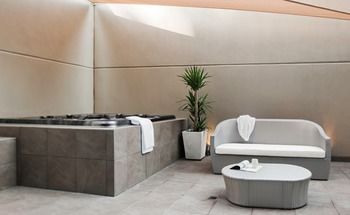 Art Series - The Olsen - Dalby Accommodation 4