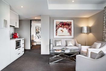 Art Series - The Olsen - Dalby Accommodation 41