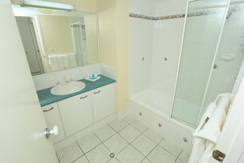 San Marino By The Sea Apartments - Dalby Accommodation 65