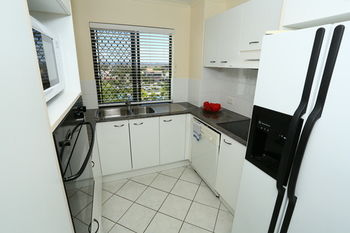 San Marino By The Sea Apartments - Dalby Accommodation 70