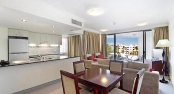 OVR Caloundra - Dalby Accommodation 10